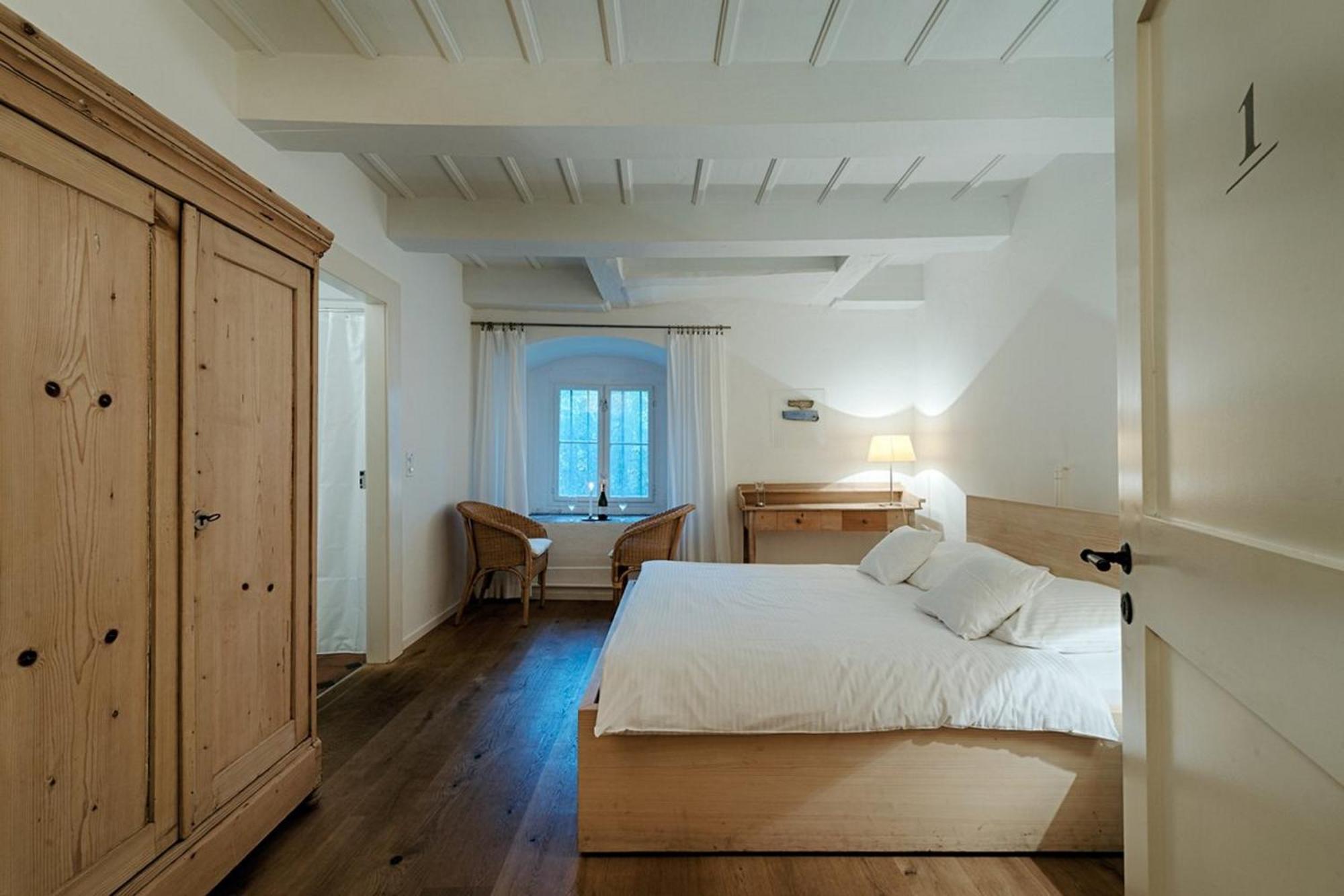 Schloss Ueberstorf - Tafeln, Tagen, Träumen Zimmer foto