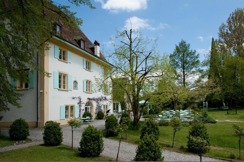 Schloss Ueberstorf - Tafeln, Tagen, Träumen Exterior foto