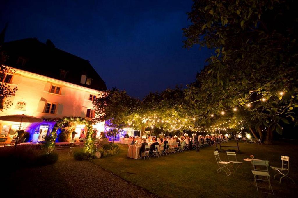 Schloss Ueberstorf - Tafeln, Tagen, Träumen Exterior foto