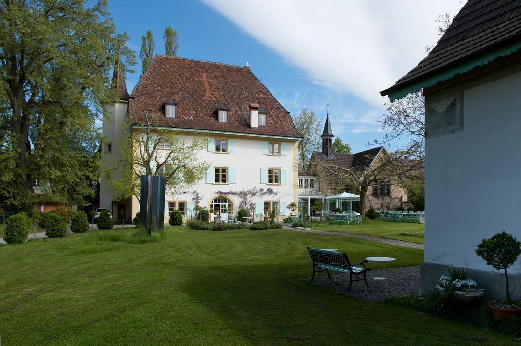 Schloss Ueberstorf - Tafeln, Tagen, Träumen Exterior foto